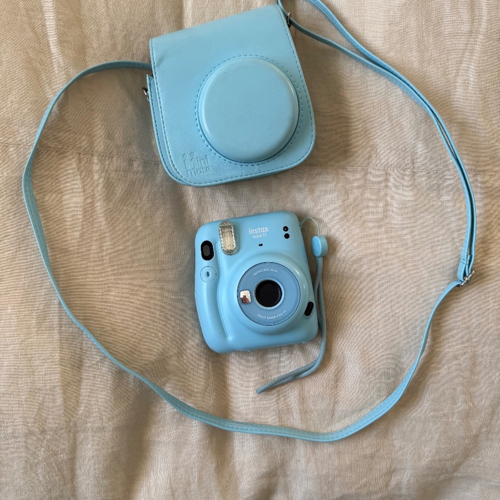 Fujifilm Instax Mini 11 Blue with Case and Photo Album